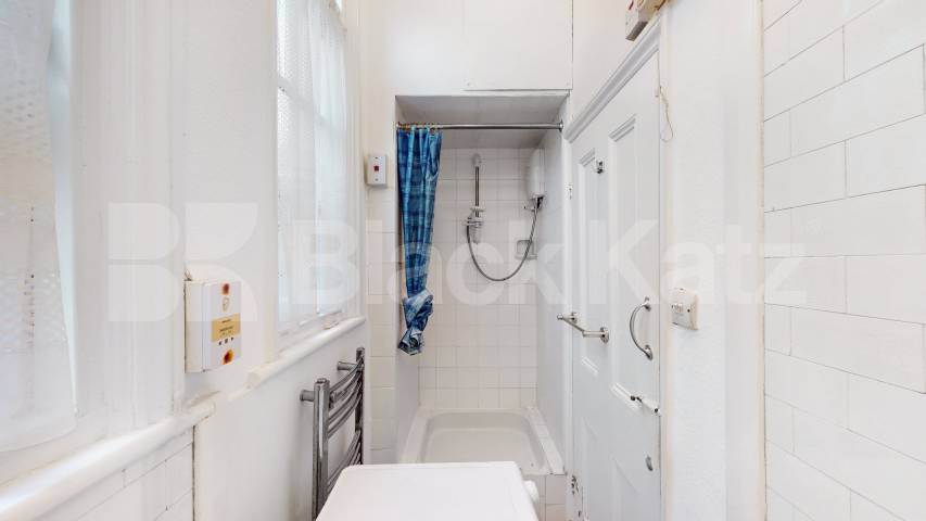 Modern Studio Aylestone Avenue, Brondesbury 